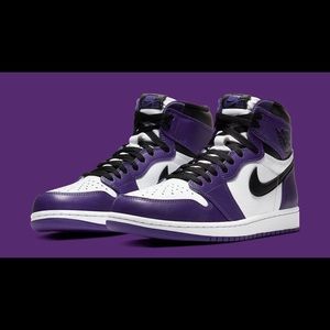 Never worn Court Purple Jordan 1